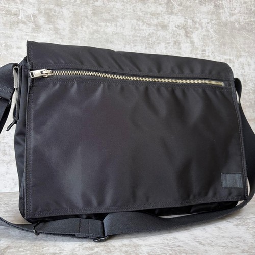 Yoshida porter lift messenger - lift,